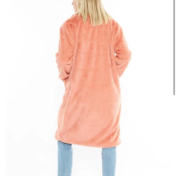 4SI3NNA Hallie Faux Fur Coat in Peach NWOT Small - Picture 3 of 12